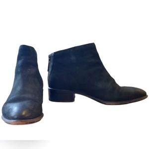 Dolce Vita black, leather, low heeled, back zipper, ankle booties, size 7.5